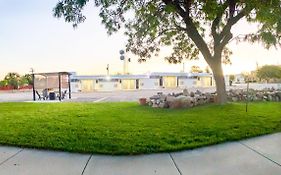 Blue Sage Inn & Suites